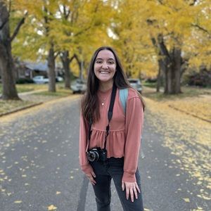 Meet your Posher, Genaea